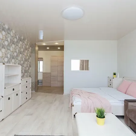 Новые Апартаменты У Реки Свислочь Apartament